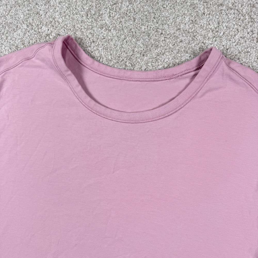 Lululemon T-Shirt Mens XL Pink Short Sleeve Curved Hem Athletic Crew Neck Tee